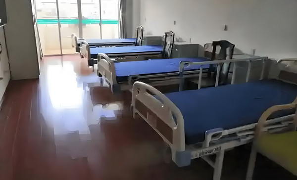 深圳积分落户办理流程_53岁朱茵住山里开破车？ 被资本大中一个佬选