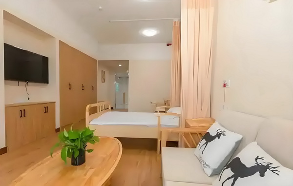 本科生怎么转深户_变态男躲女神床下，尺度生猛的日本电影！ 学可能看了的同聪明出来